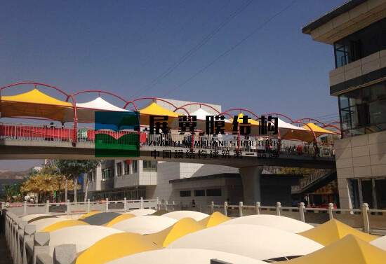 蘭州金牛街天橋通道膜結(jié)構(gòu)遮陽棚工程